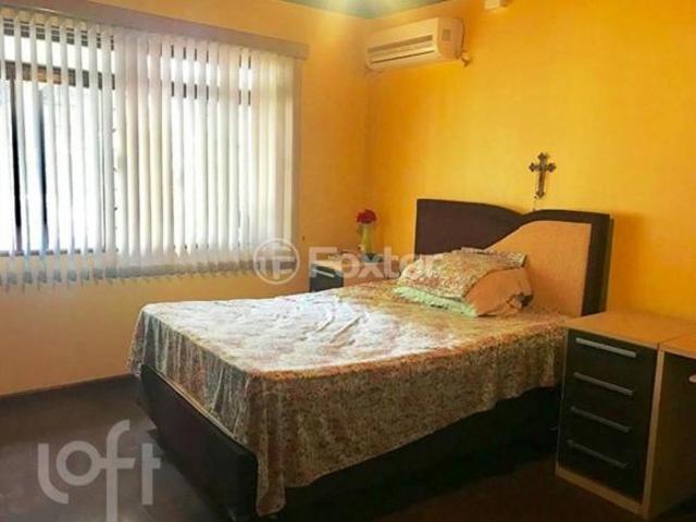 Casa, 4 dormitórios, 180 m², em Morro Santana