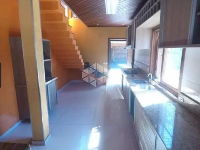 Casa 4 dormitorios,1 suite master, edícula com churrasqueira, piscina, Bairro Belem Velho