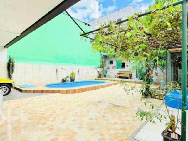 Casa, 4 dormitórios, 200 m², em Vila Ipiranga