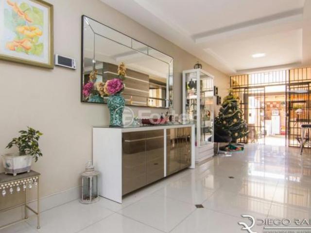 Casa, 4 dormitórios, 201.75 m², em Cristal