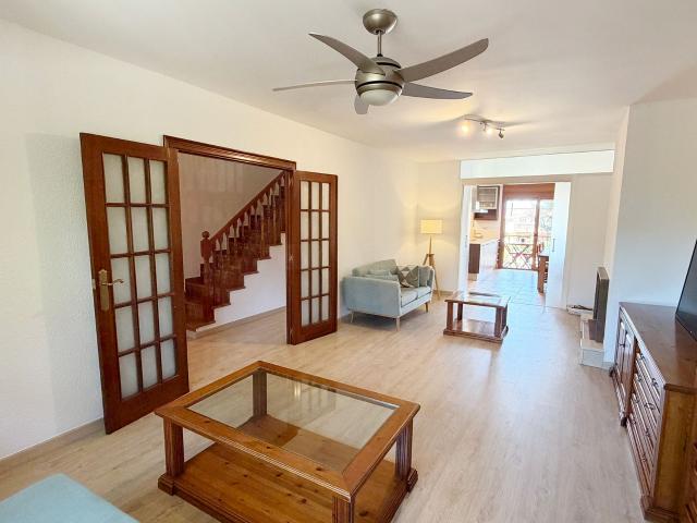 Casa 4 dormitorios 220.00 m2