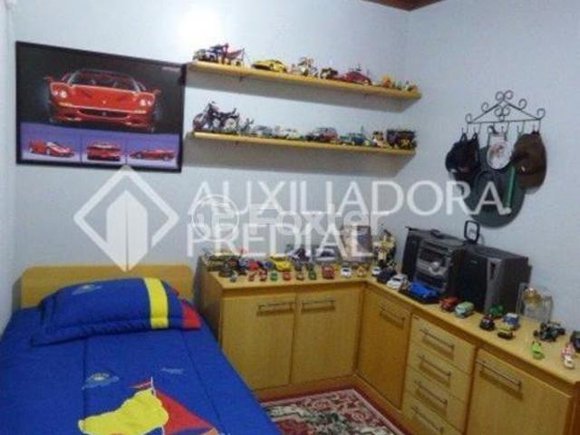 Casa, 4 dormitórios, 222.22 m², em Tristeza