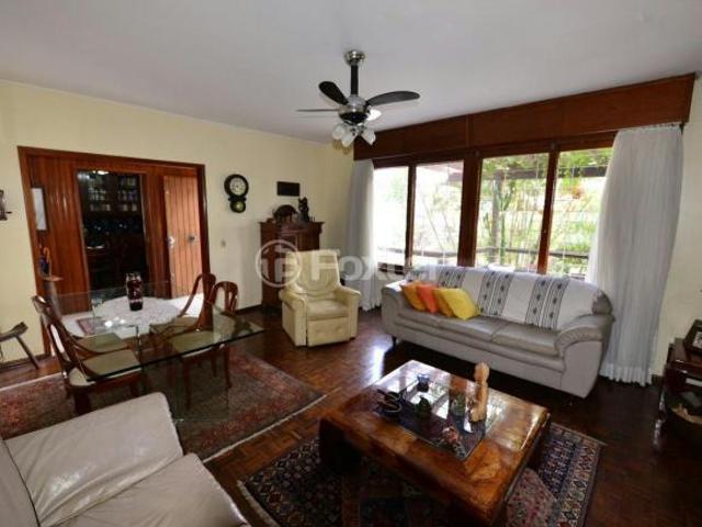 Casa, 4 dormitórios, 223 m², em Chácara das Pedras