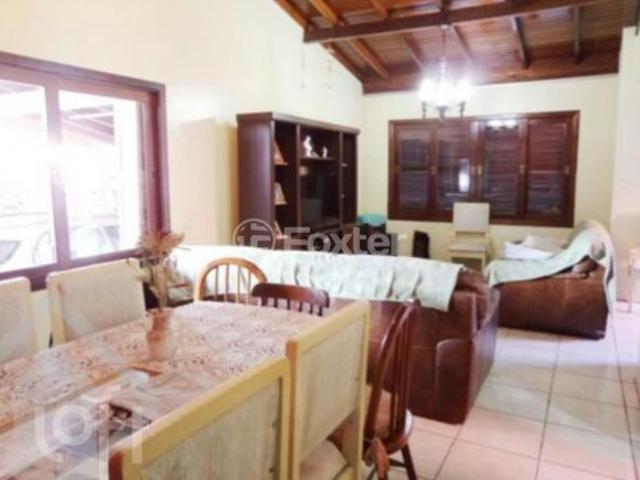 Casa, 4 dormitórios, 238 m², em Tristeza