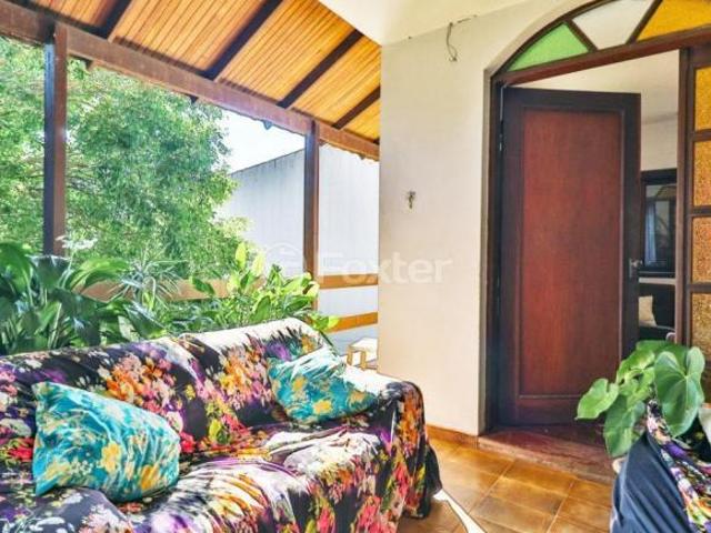 Casa, 4 dormitórios, 248 m², em Santo Antônio