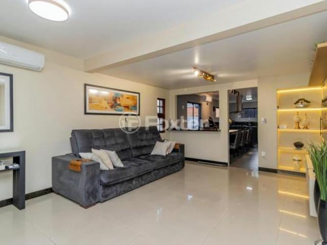 Casa, 4 dormitórios, 240 m², em Sarandi
