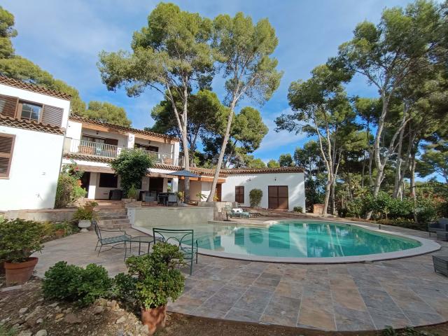 Casa 4 dormitorios 250 m2