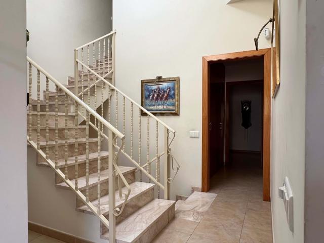 Casa 4 dormitorios 251 m2