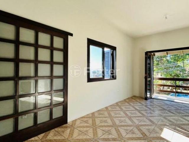Casa, 4 dormitórios, 270 m², em Coronel Nassuca