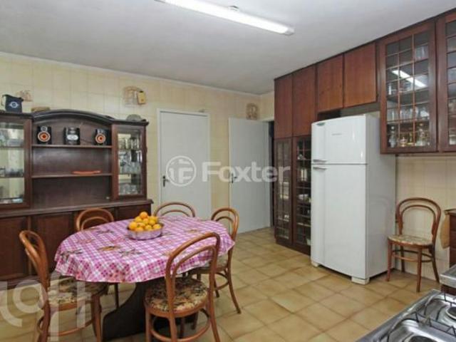 Casa, 4 dormitórios, 284 m², em Boa Vista