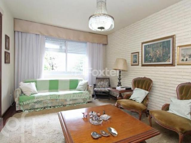 Casa, 4 dormitórios, 289.71 m², em Petrópolis