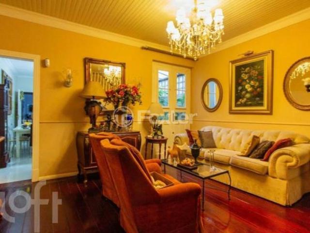 Casa, 4 dormitórios, 280 m², em Floresta