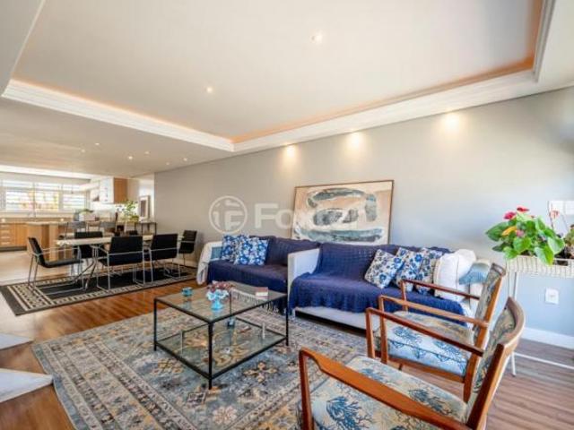 Casa, 4 dormitórios, 290 m², em Chácara das Pedras