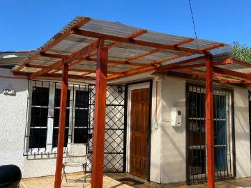 Casa 4 dormitorios 2 baños, estacionamiento, amoblada, recién remodelada