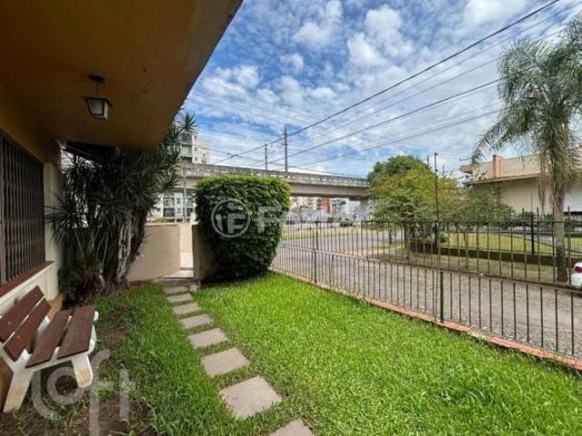 Casa, 4 dormitórios, 312.41 m², em São José