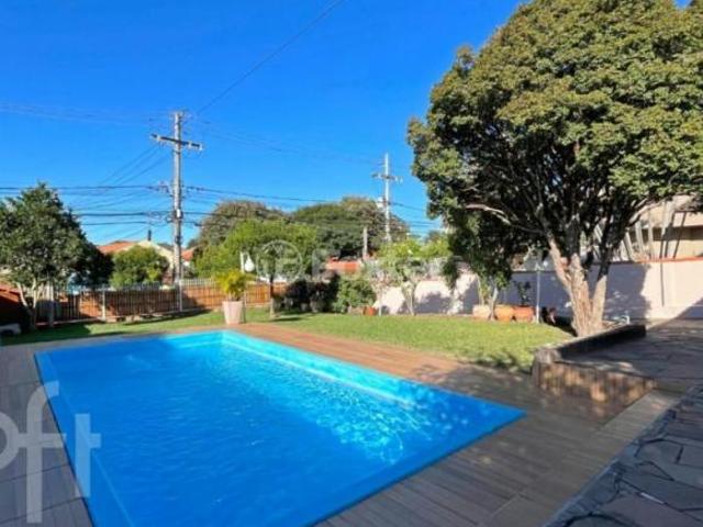 Casa, 4 dormitórios, 336.82 m², em Vila Nova