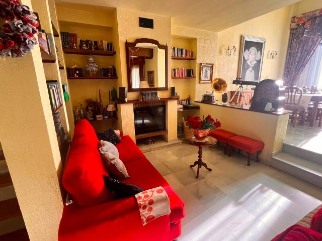 Casa 4 dormitorios 374 m2