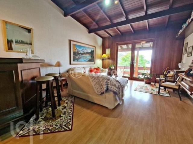 Casa, 4 dormitórios, 427.17 m², em Vila Nova