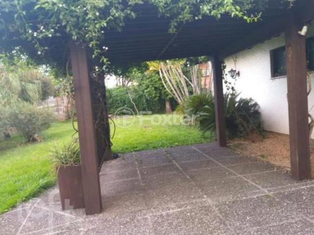Casa, 4 dormitórios, 463.8 m², em Guarani