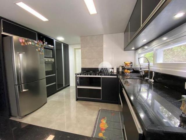 CASA 4 DORMITORIOS