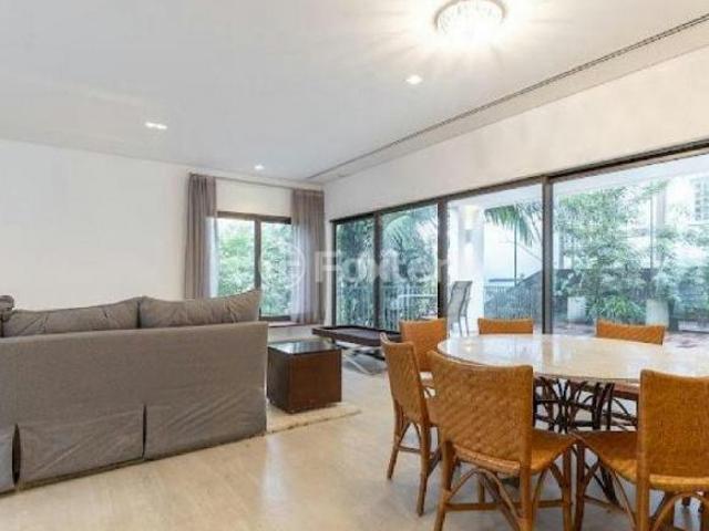 Casa, 4 dormitórios, 689 m², em Jardim dos Estados