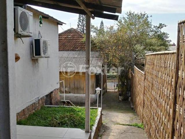 Casa, 4 dormitórios, 774.4 m², em Glória