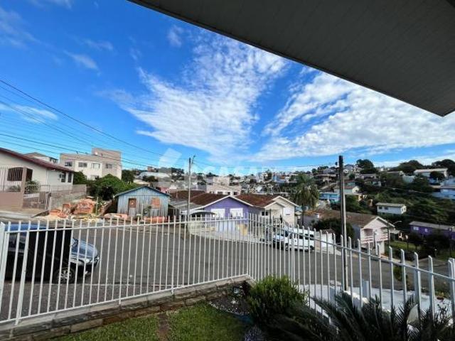 CASA 4 DORMITÓRIOS E SALÃO DE FESTAS