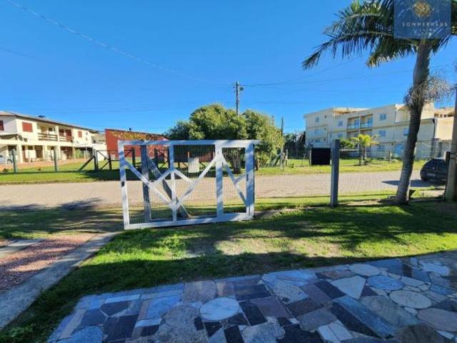 Casa 4 dormitórios em Capão da Canoa