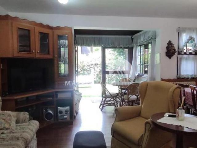 CASA 4 DORMITÓRIOS NO CORAÇÃO DE GRAMADO