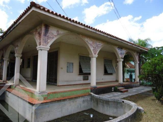Casa 4 dormitórios no coração do Bairro Ipanema