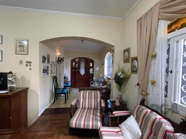 Casa 4 dormitórios no bairro Santa Tereza