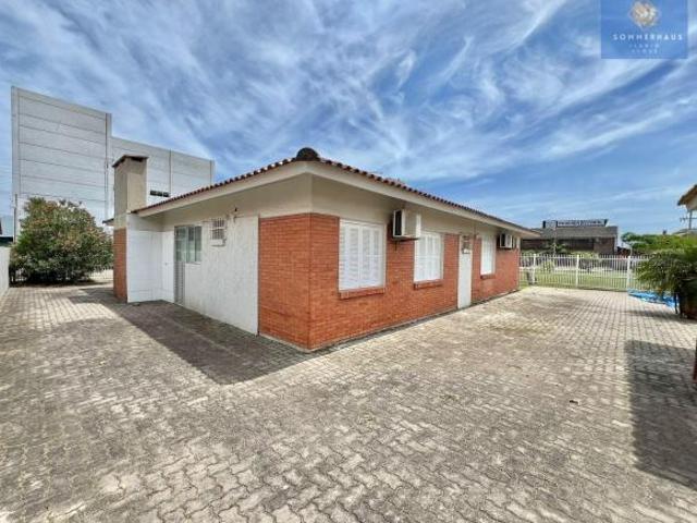 Casa 4 dormitórios próxima ao Centro em Capão da Canoa