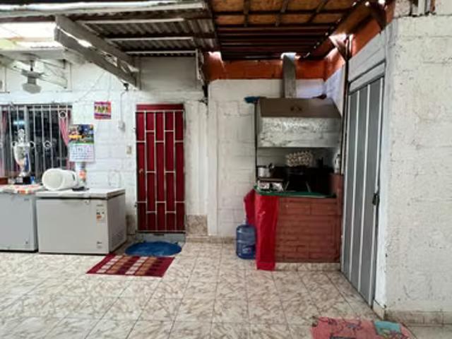 Casa 4 Dormitorios y 1 Baño con Estac. Para 3 Vehículos | 4 dormitorios por 2330.00 en Copiapó
