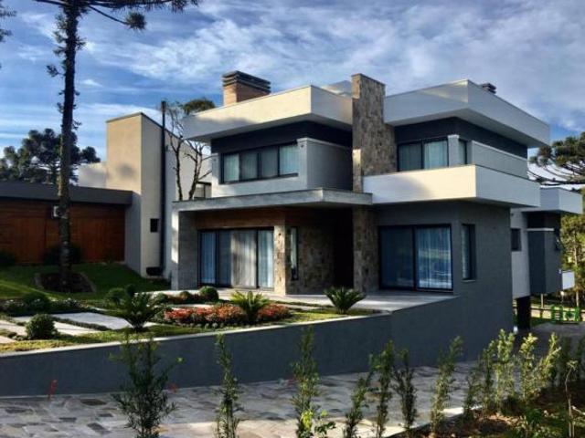 Casa 4 ou + dorm. em Condomínio Bairro Centro