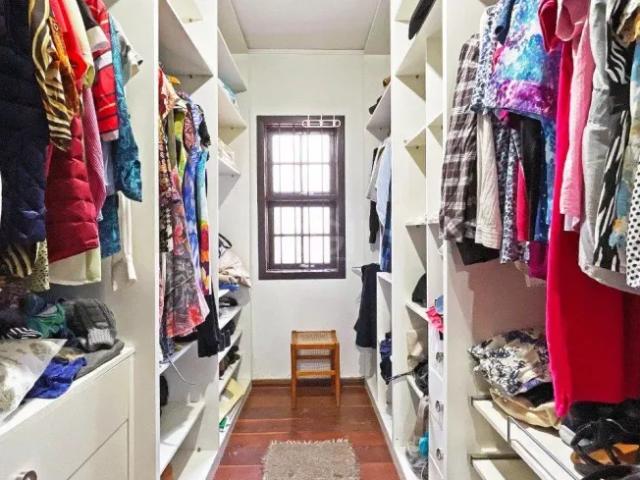 Casa 4 Suítes e 6 vagas de garagem no bairro Jardim Itu