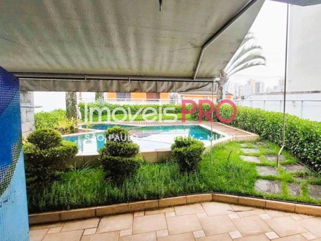 Casa 4 suítes e 12 vagas