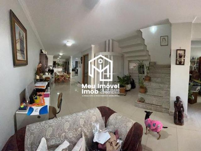 Casa 4 Quartos 1 Suíte 2 Vagas 200m² Elevador Lazer