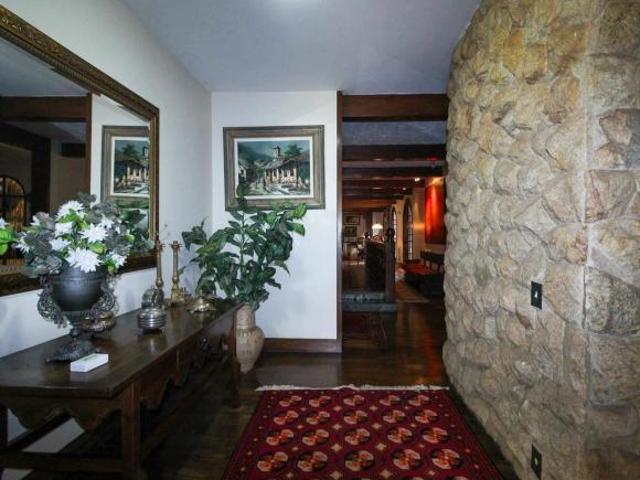 Casa, 4 quartos, 2 suites, 8 vagas
