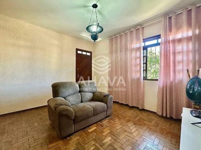 Casa 4 Quartos | 360m² | Itapoã | 2 Vagas de Garagem | Próximo à Avenida Dom Pedro I