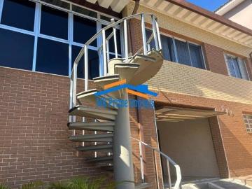 Casa 4 Quartos, 3 Banheiros, 346m² Terreno, 4 Vagas Vila Osasco/Osasco
