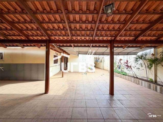 Casa, 131 m², 4 qts,, 3 vagas, Setor Centro Oeste