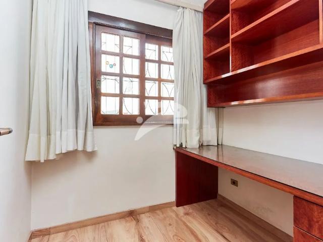 Casa 4 Quartos Tingui 224m²