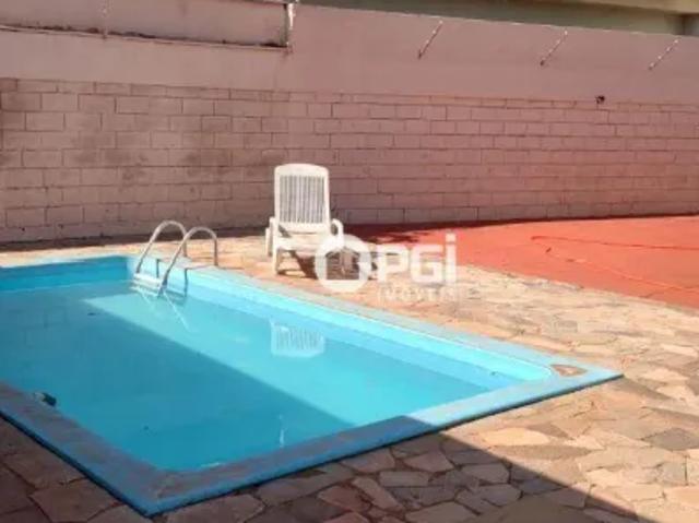 Casa 4 quartos à Venda em Jardinópolis, 1 suite, 2 banheiros, 2 salas, copa, cozinha, piscina, chur