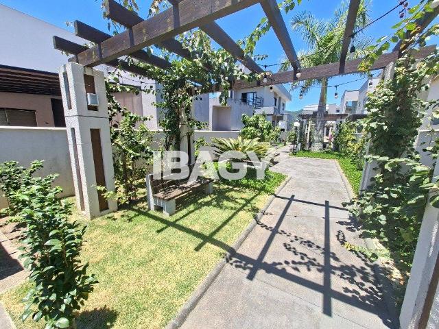 Casa 4 Quartos Beira Rio 240m²