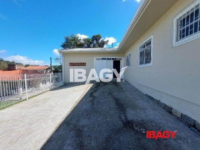 Casa 4 Quartos Forquilhas 150m²