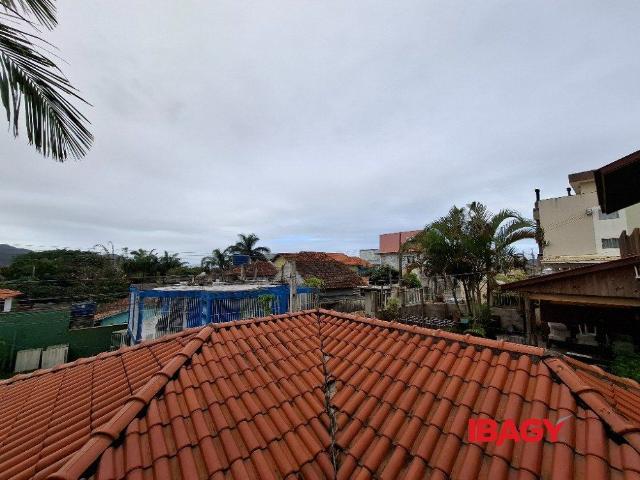Casa 4 Quartos Ingleses Do Rio Vermelho 182m²