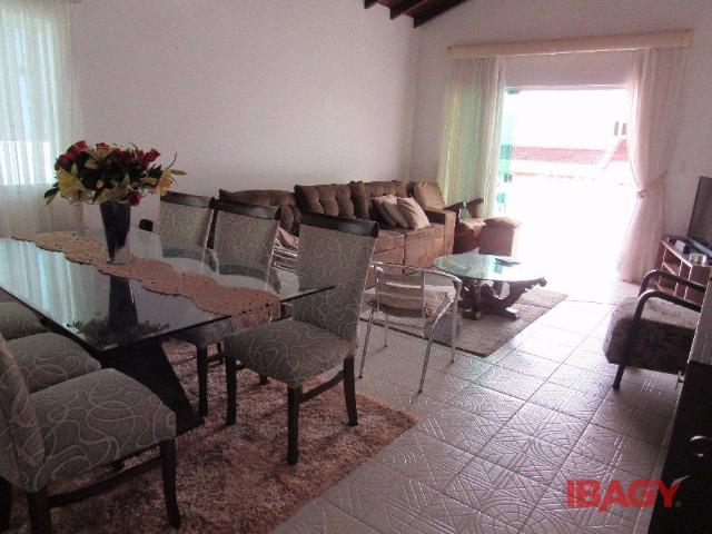 Casa 4 Quartos João Paulo 300m²