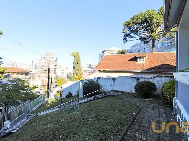 Casa 4 Quartos Mercês 215m²