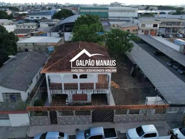 Casa 4 quartos Parque Dez CAL159