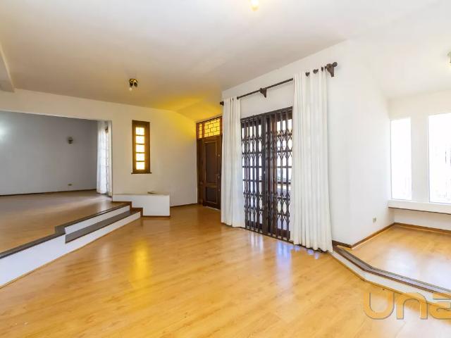 Casa 4 Quartos Pilarzinho 288m²